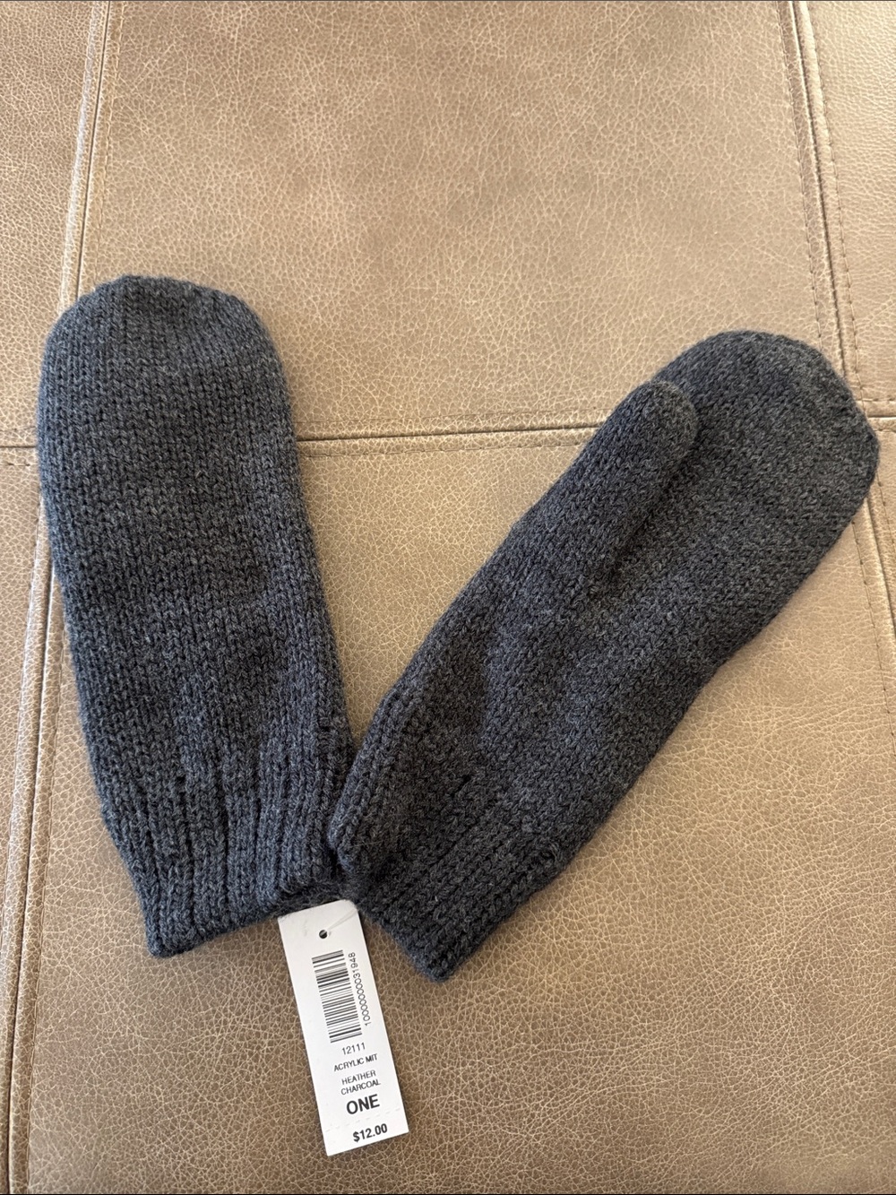 Aritzia Charcoal Gray Knit Mittens